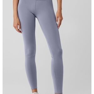 ALO Women's Gray Leggings - airlift winter warm